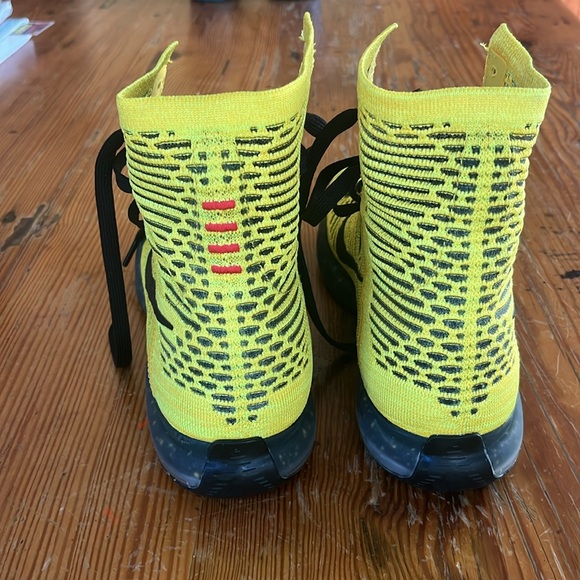 Nike Kobe 10 Elite “Opening Night” Sneaker - Picture 5 of 5